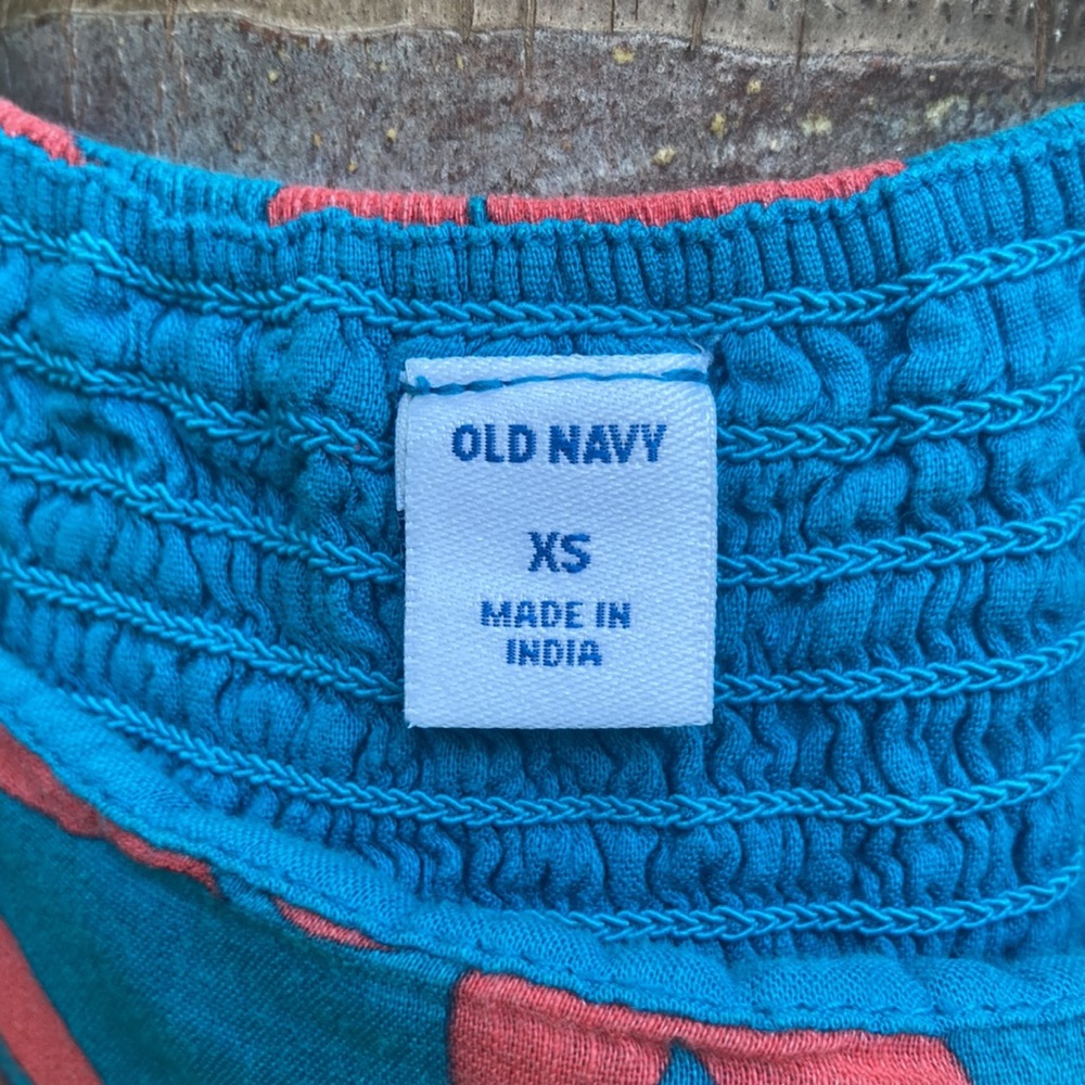 Old Navy 🌺 - Picture 3 of 3